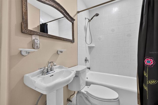 322 ROEBLING ROAD S, Belleair, FL 33756