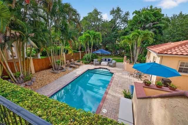 322 ROEBLING ROAD S, Belleair, FL 33756