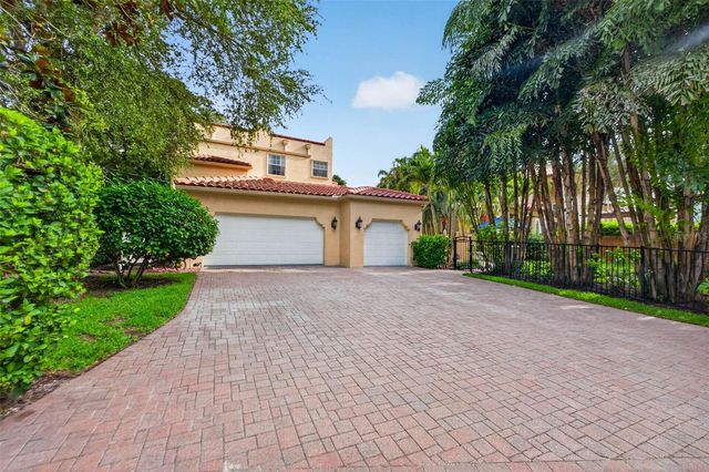 322 ROEBLING ROAD S, Belleair, FL 33756