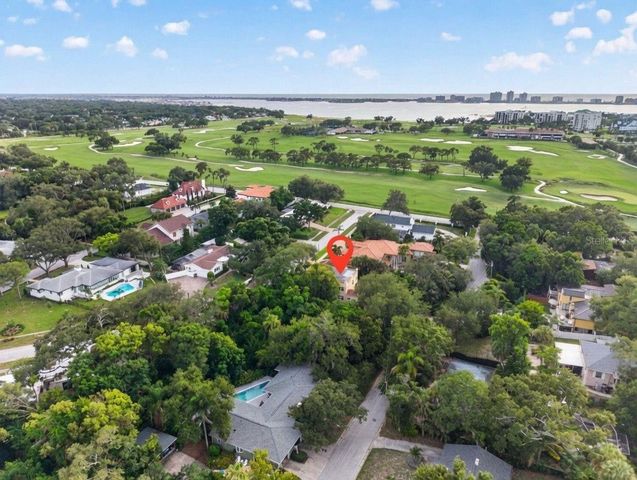 322 ROEBLING ROAD S, Belleair, FL 33756