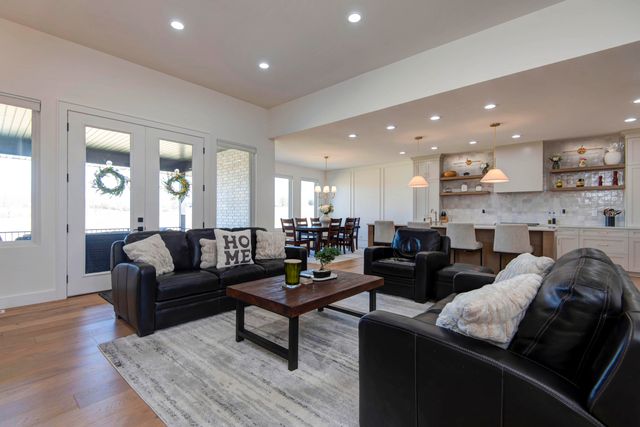 4835 E Silverado Road, Springfield, MO 65802