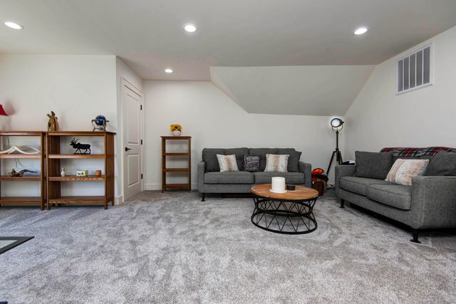 4835 E Silverado Road, Springfield, MO 65802