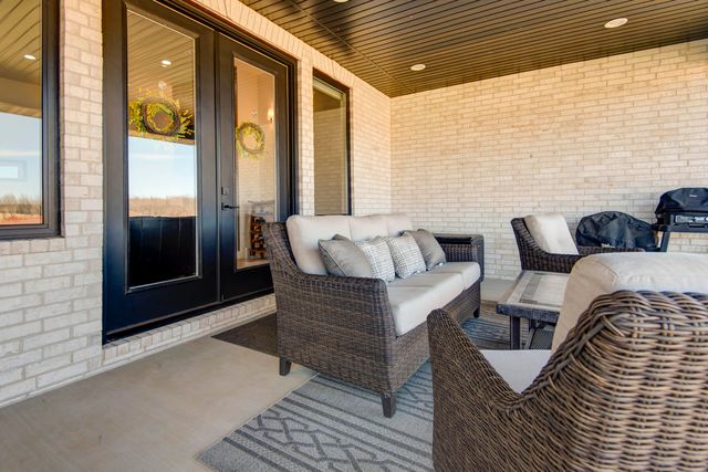 4835 E Silverado Road, Springfield, MO 65802