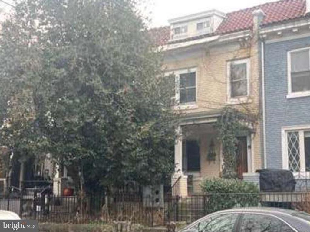 1522 SPRING PL NW, Washington, DC 20010