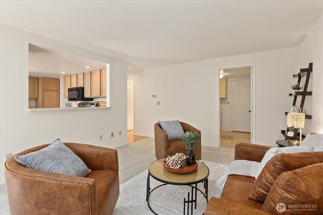 6631 114th Avenue SE, Bellevue, WA 98006