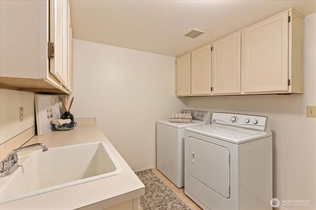 6631 114th Avenue SE, Bellevue, WA 98006