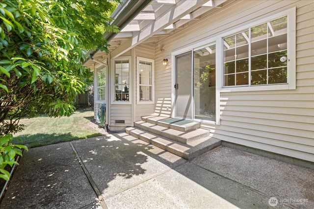 6631 114th Avenue SE, Bellevue, WA 98006