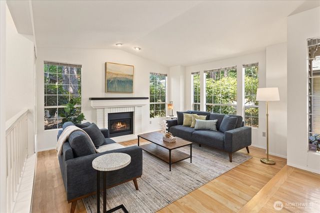 6631 114th Avenue SE, Bellevue, WA 98006