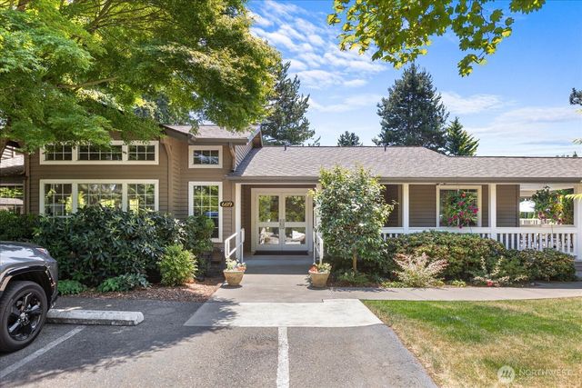 6631 114th Avenue SE, Bellevue, WA 98006