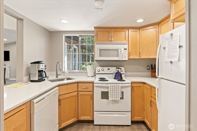 6631 114th Avenue SE, Bellevue, WA 98006