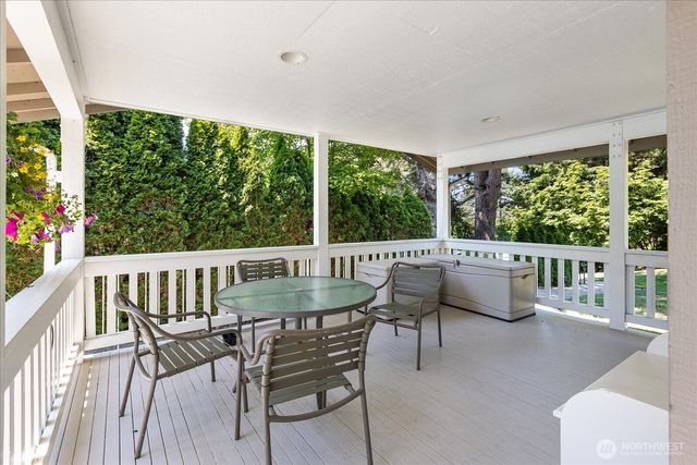 6631 114th Avenue SE, Bellevue, WA 98006