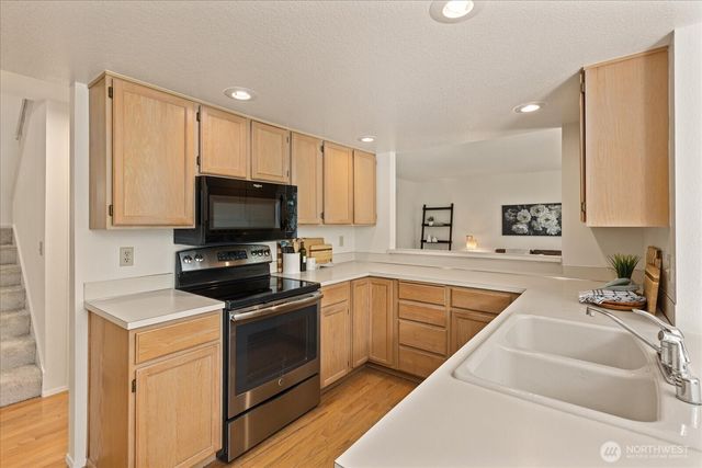 6631 114th Avenue SE, Bellevue, WA 98006