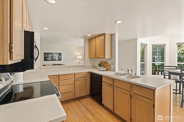 6631 114th Avenue SE, Bellevue, WA 98006