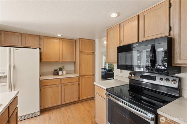 6631 114th Avenue SE, Bellevue, WA 98006