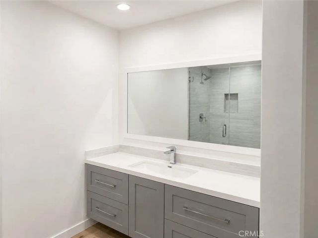 6600 Shoup Avenue, West Hills, CA 91307