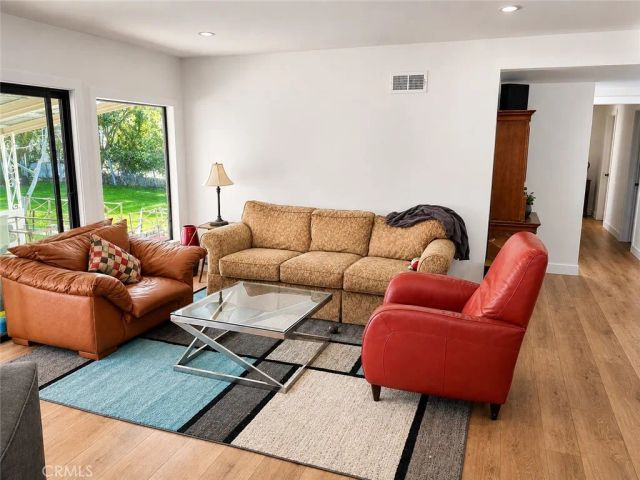 6600 Shoup Avenue, West Hills, CA 91307