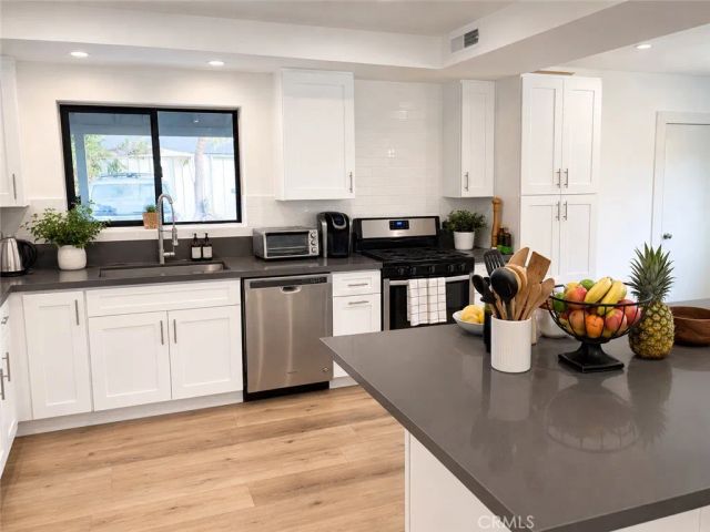 6600 Shoup Avenue, West Hills, CA 91307
