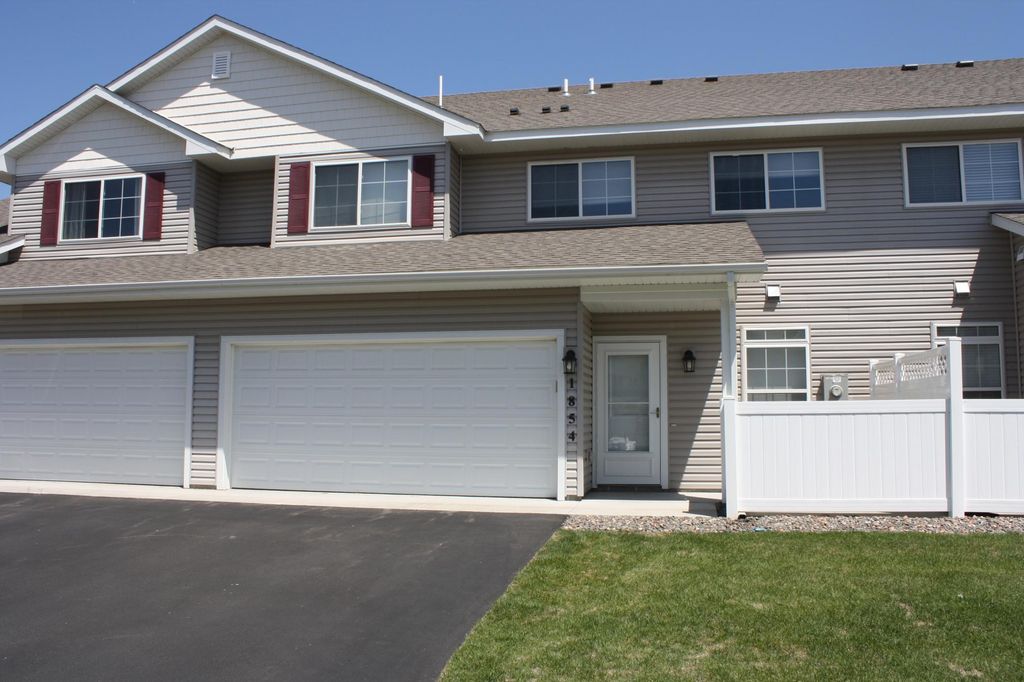 1854 Bridgewater Boulevard S, Cambridge, MN 55008