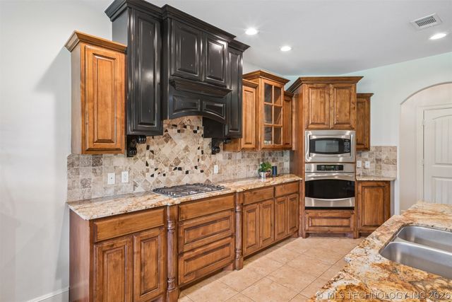 18722 E 79th Street North, Owasso, OK 74055