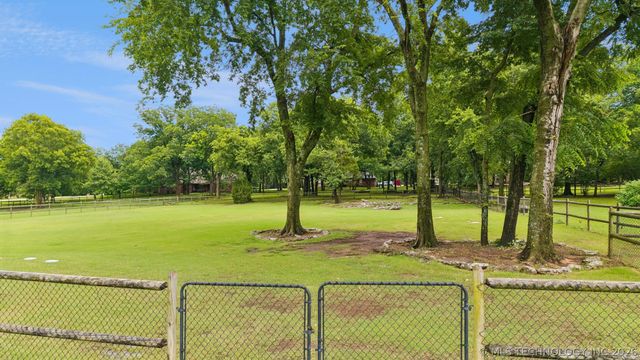 18722 E 79th Street North, Owasso, OK 74055