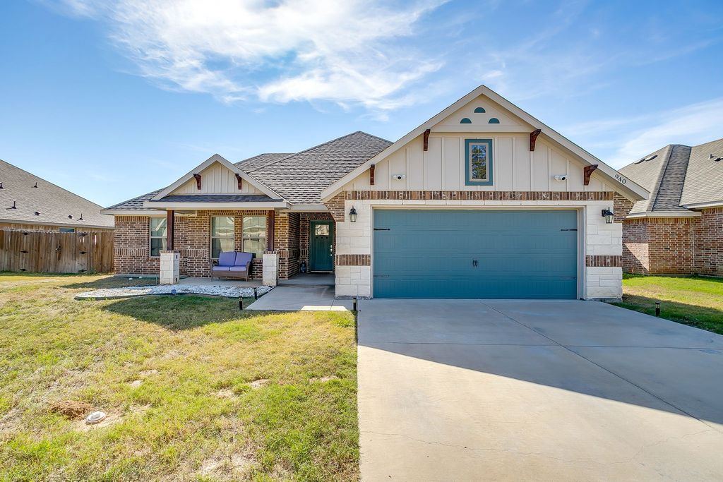 940 Sam Street, Springtown, TX 76082