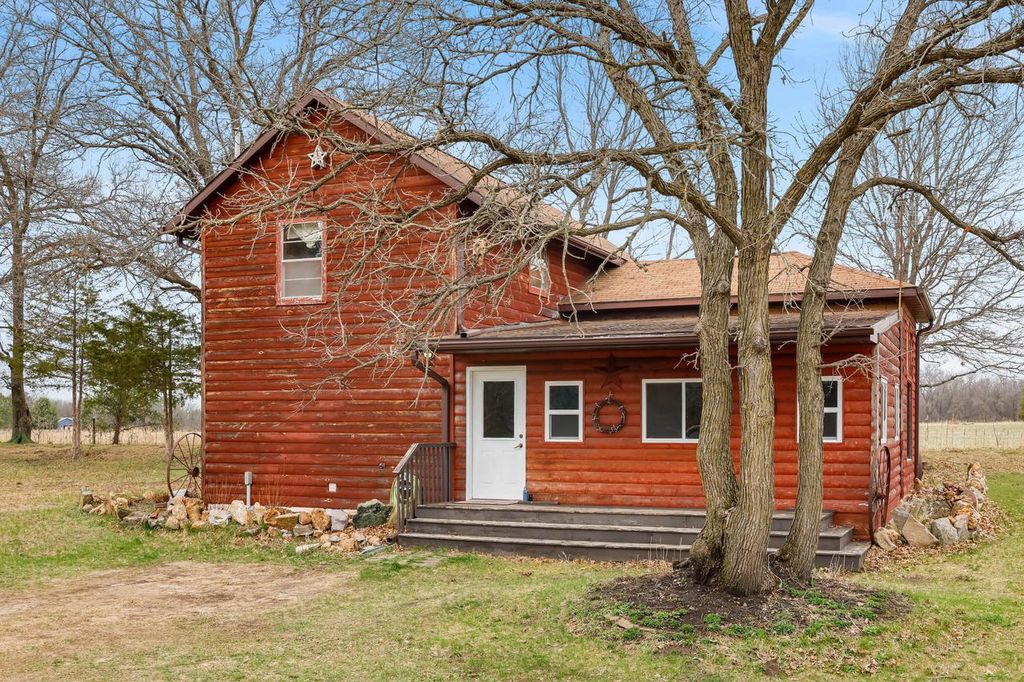N9348 Sommers ROAD, Mindoro, WI 54644