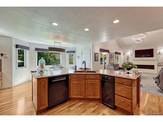 563 Columbine Ave, Broomfield, CO 80020