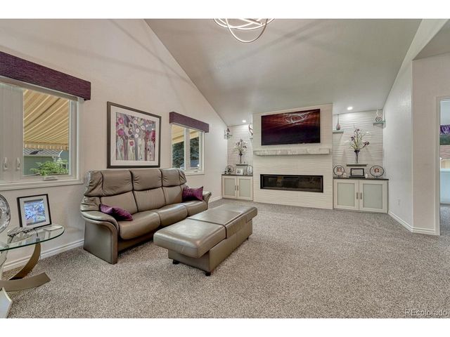 563 Columbine Ave, Broomfield, CO 80020