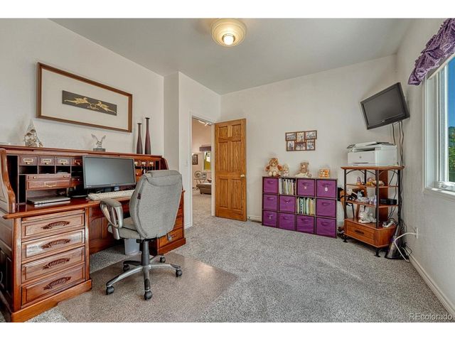 563 Columbine Ave, Broomfield, CO 80020