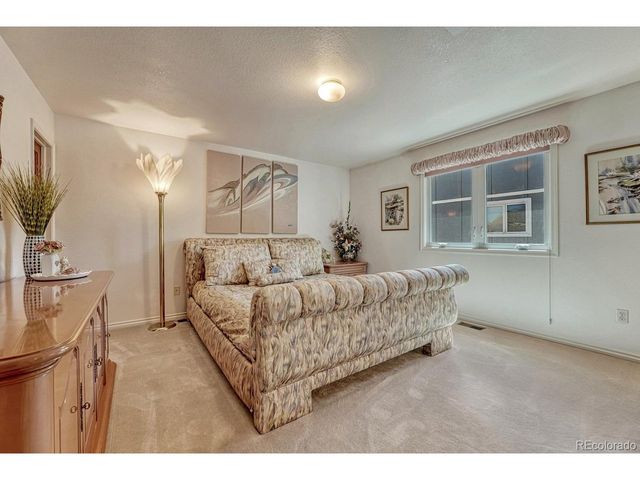 563 Columbine Ave, Broomfield, CO 80020
