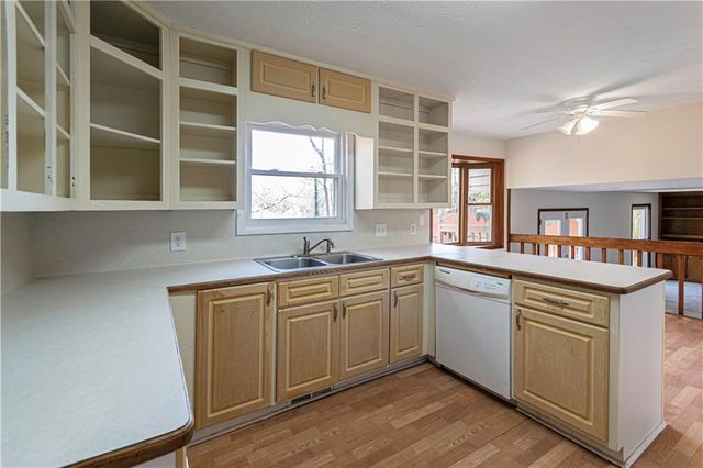 1985 Branch Valley Drive, Roswell, GA 30076