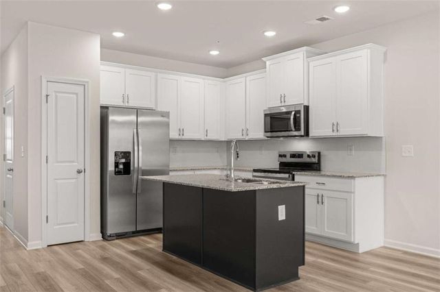 9452 Maple Grove Lane, Jonesboro, GA 30238