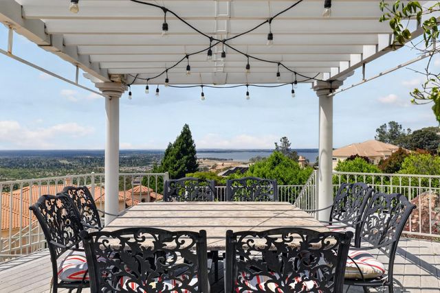 281 Powers Dr, El Dorado Hills, CA 95762