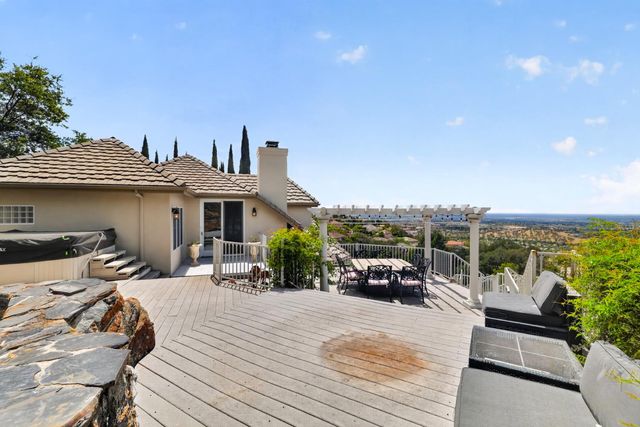281 Powers Dr, El Dorado Hills, CA 95762