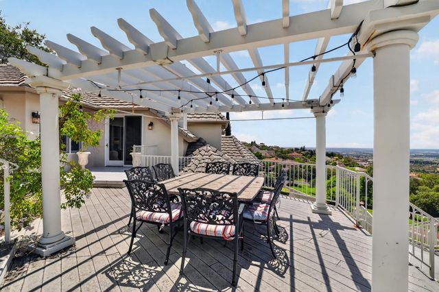 281 Powers Dr, El Dorado Hills, CA 95762