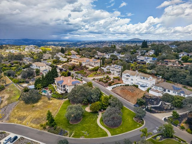 281 Powers Dr, El Dorado Hills, CA 95762