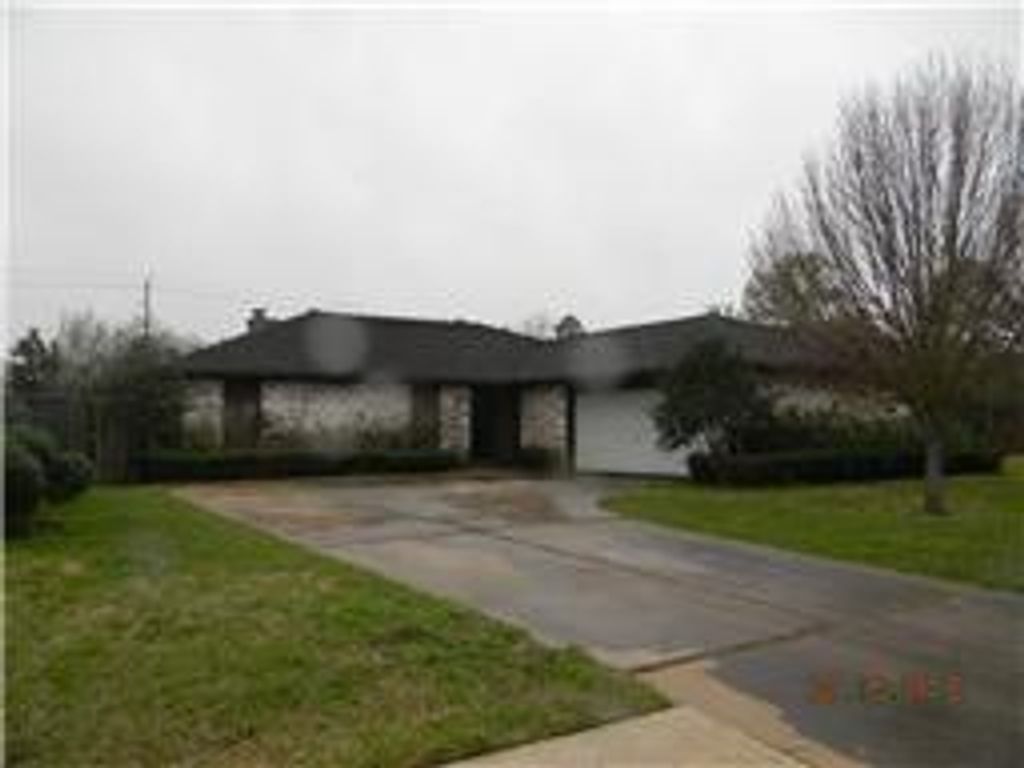 10118 Kirkbluff Drive, Houston, TX 77089