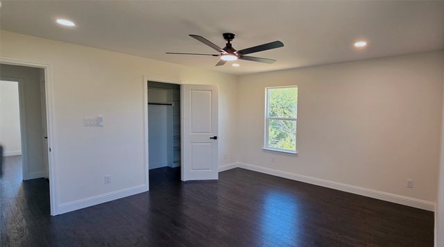 5660 Lone Star Circle, Granbury, TX 76048