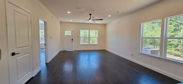 5660 Lone Star Circle, Granbury, TX 76048