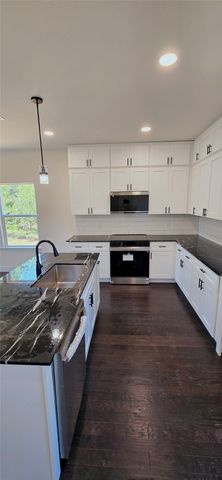 5660 Lone Star Circle, Granbury, TX 76048