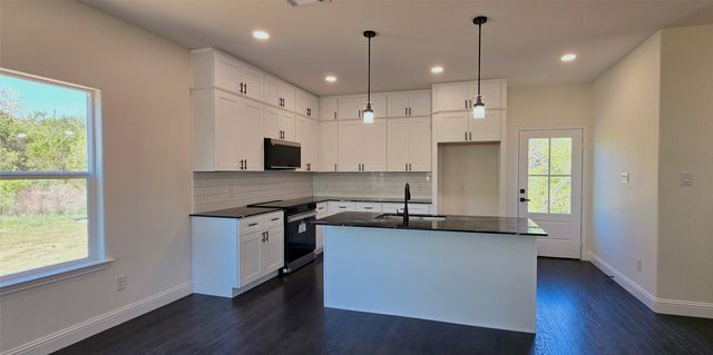 5660 Lone Star Circle, Granbury, TX 76048