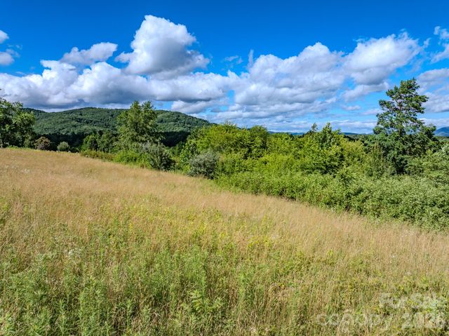 000 Rocky Hill Drive 5 & 7, Hendersonville, NC 28792