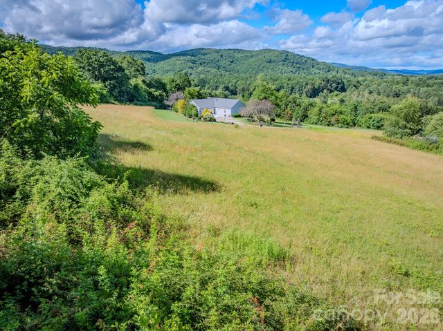 000 Rocky Hill Drive 5 & 7, Hendersonville, NC 28792