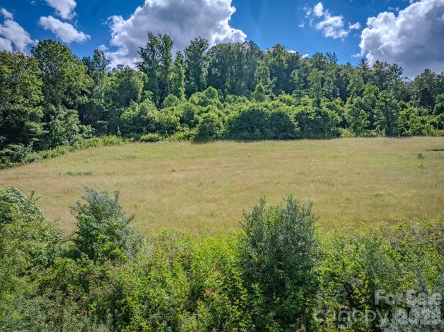 000 Rocky Hill Drive 5 & 7, Hendersonville, NC 28792