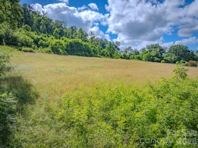 000 Rocky Hill Drive 5 & 7, Hendersonville, NC 28792