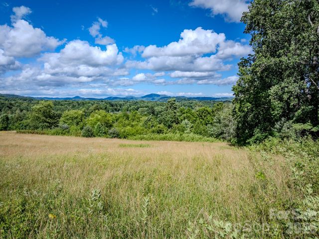 000 Rocky Hill Drive 5 & 7, Hendersonville, NC 28792
