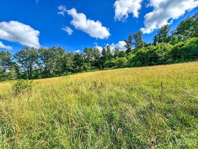 000 Rocky Hill Drive 5 & 7, Hendersonville, NC 28792