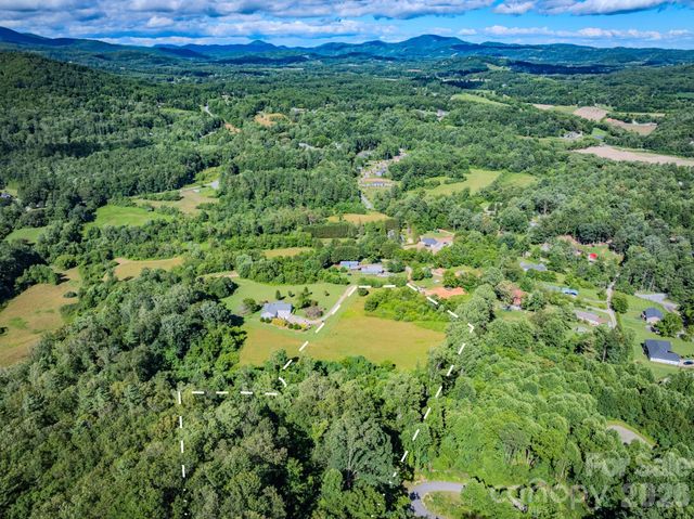 000 Rocky Hill Drive 5 & 7, Hendersonville, NC 28792