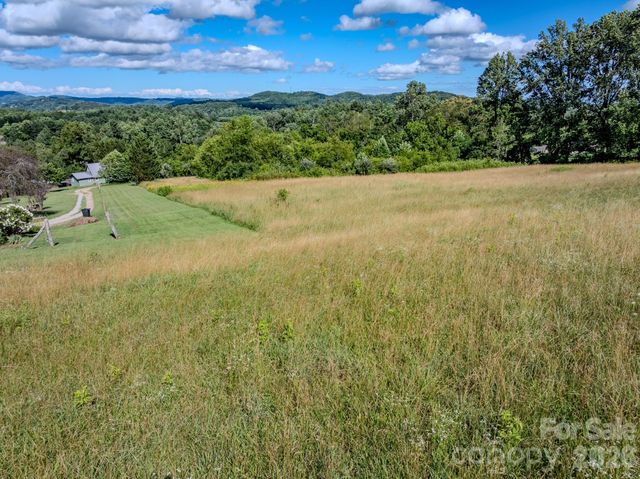 000 Rocky Hill Drive 5 & 7, Hendersonville, NC 28792
