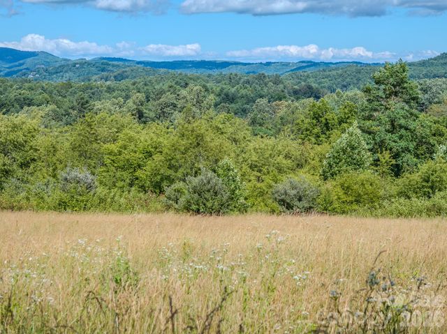 000 Rocky Hill Drive 5 & 7, Hendersonville, NC 28792